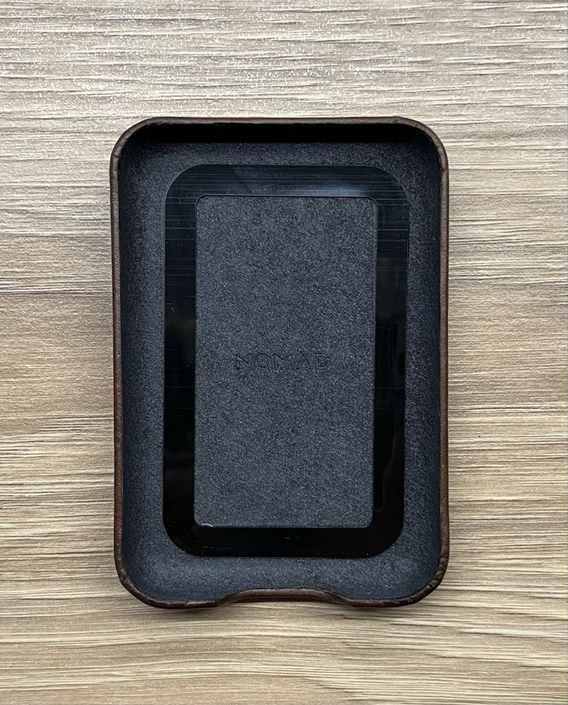 Nowy Powerbank Apple Magsafe ze Skórzanym Etui Nomad