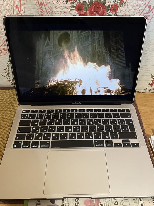 MacBook Air 13  2020 M1 ( A2337 )(по запчастям или целиком) Silver