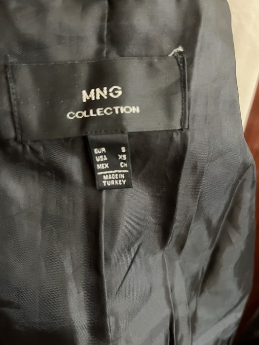 Безрукавка женск болонья’с воротником и капюшеном