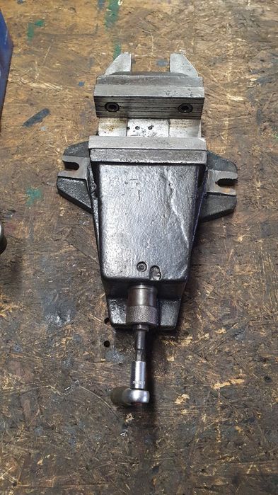 Imadło maszynowe obrotowe