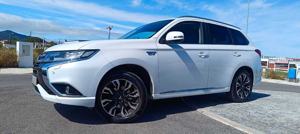 Mitsubishi Outlander 2.0 PHEV Intense Navi Automatica