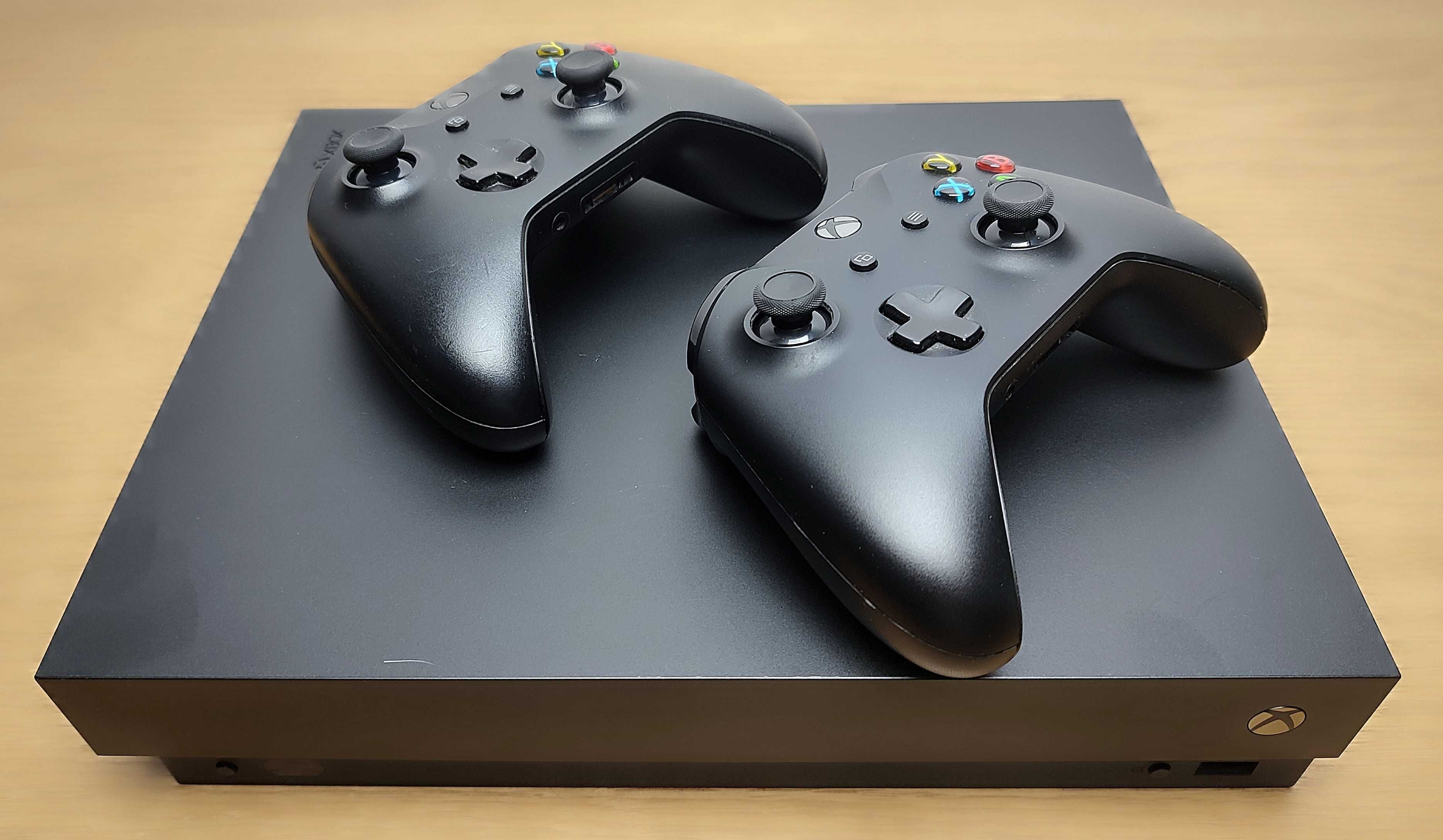 Xbox One X 1 TB (1000 GB) + 2 Pady + GWARANCJA -Zestaw Komplet Konsola