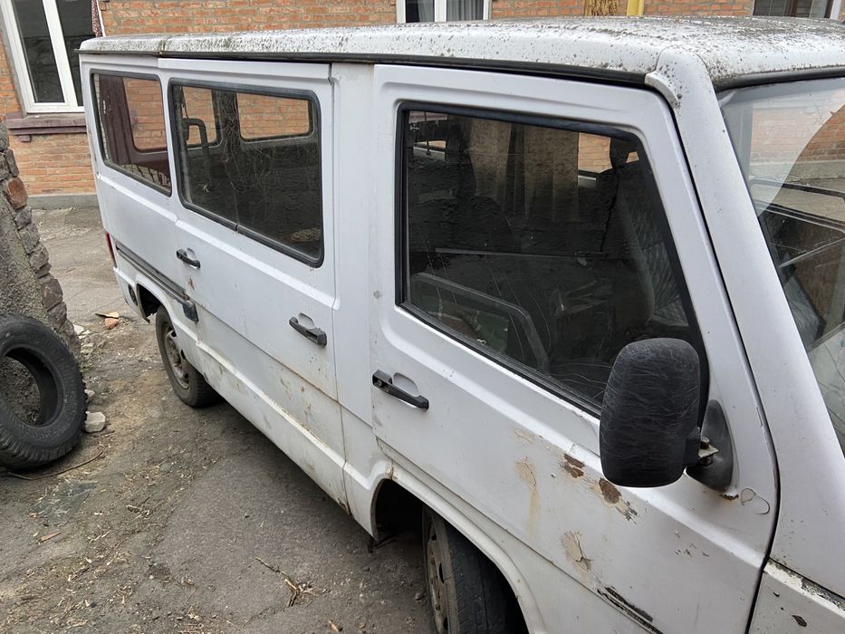 Бус мерседес mb100