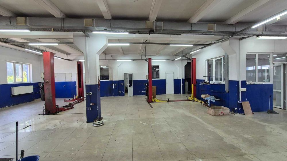 Продаж приміщення вільного призначення на Замості