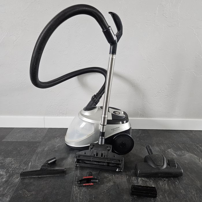 Пилосос без мішка з аква фільтром LIBERTON LVCW 4216 Silver Aqua 
Пило