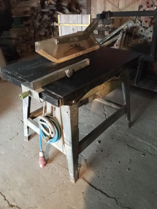 Sprzedam solidną piłę stołową