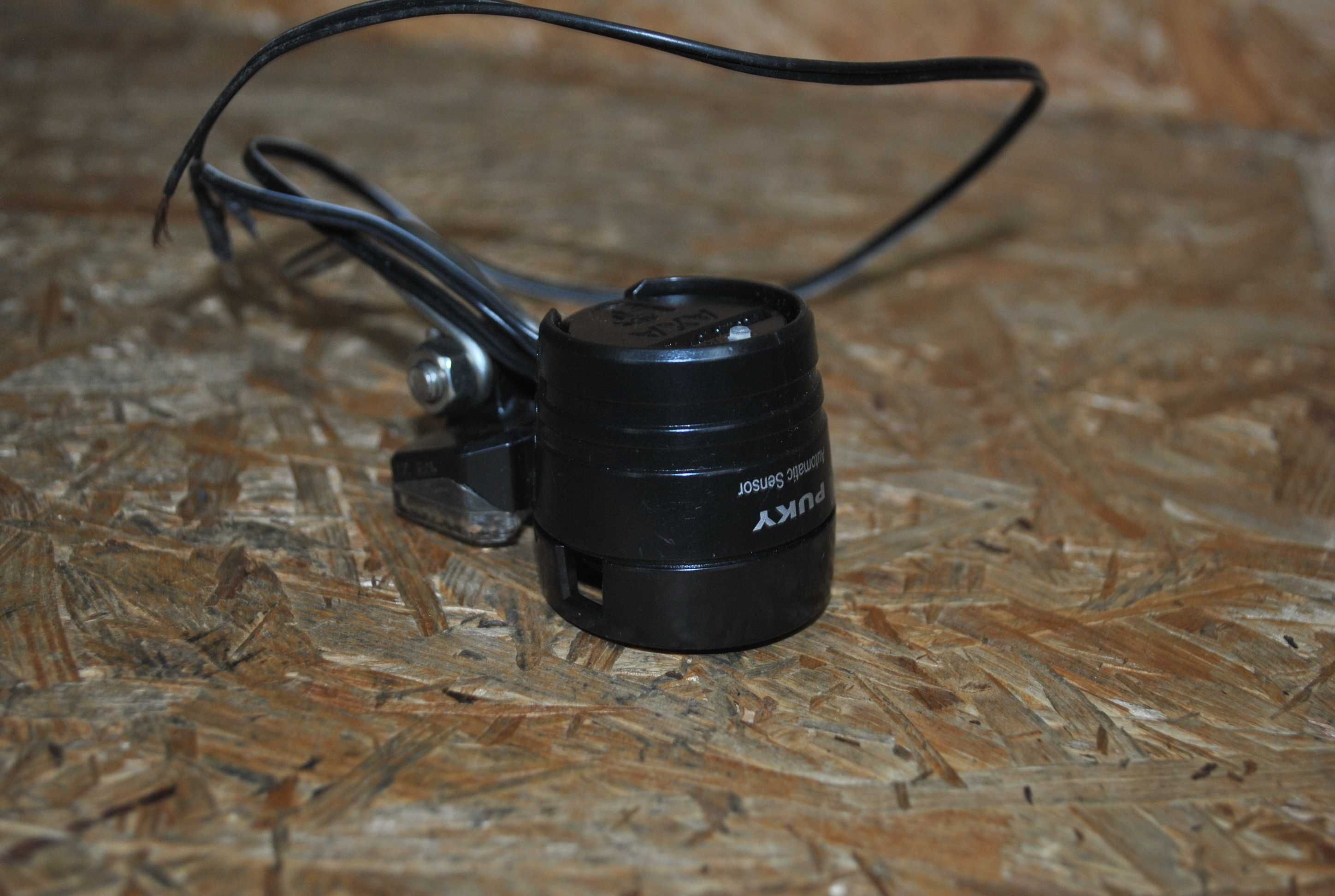 Lampa przód AXA Ecoline15 Automatic Sensor PUKY światło lampka