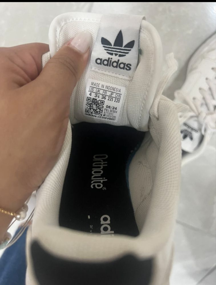 Sapatilhas adidas novas