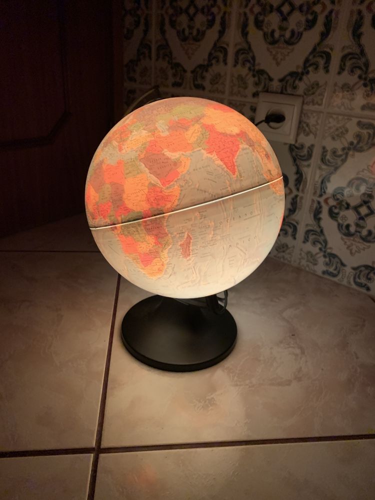Lâmpada do globo da Terra vintage