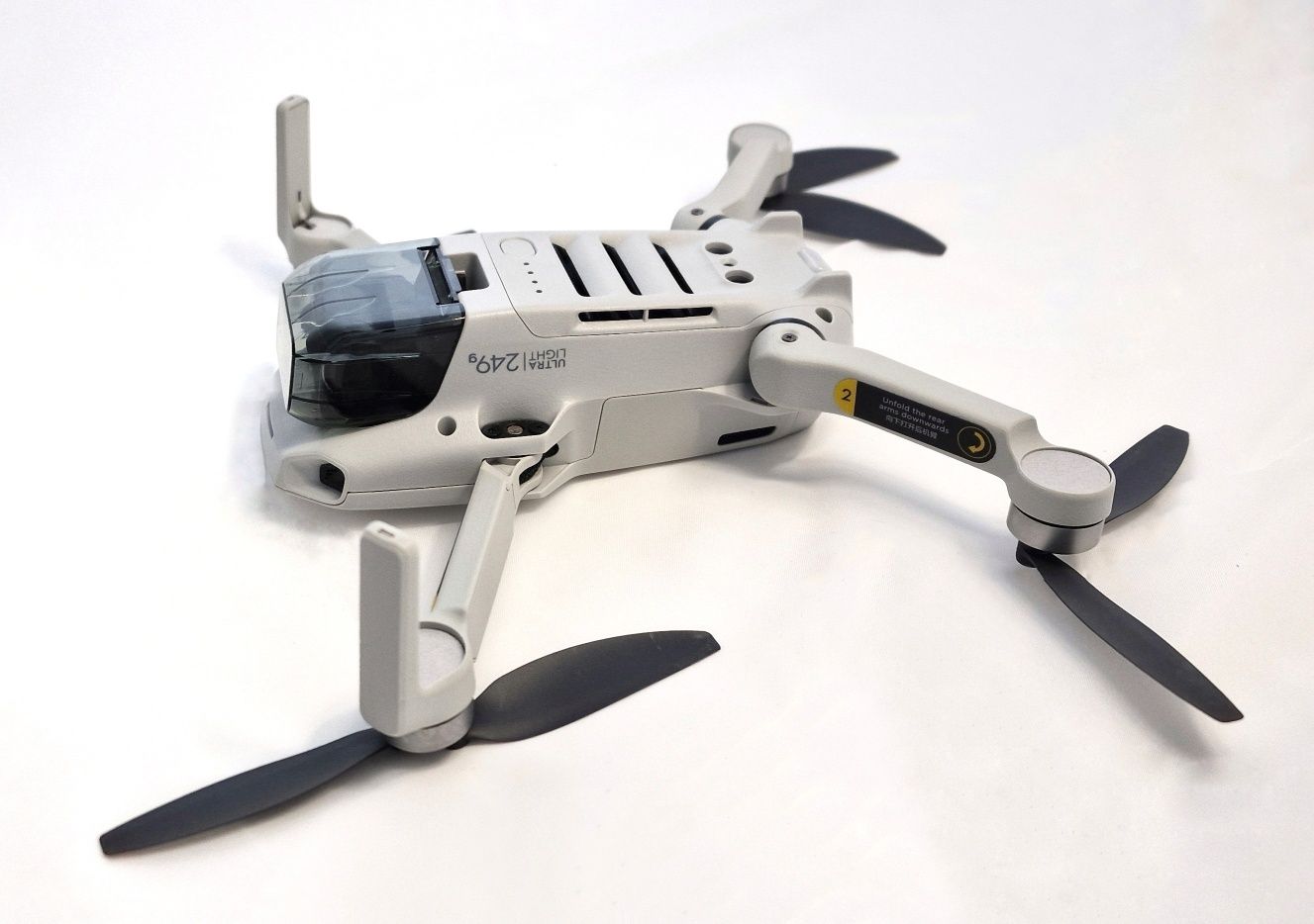 Dron DJI Mini 2, mało używany - poniżej 4h lotu! bogaty zestaw