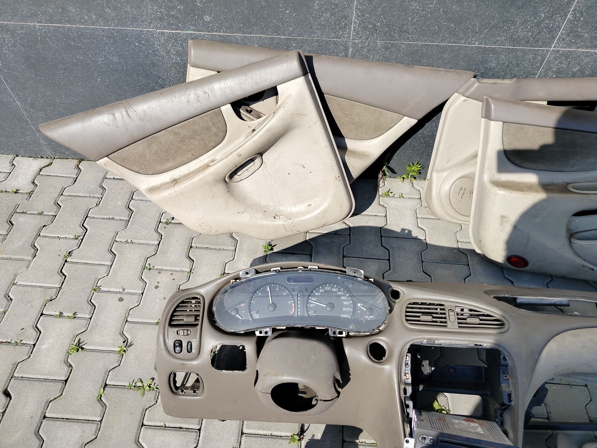 Chevrolet Alero 3,4 бензин АКПП кожа электропакет Укр. переоформляется