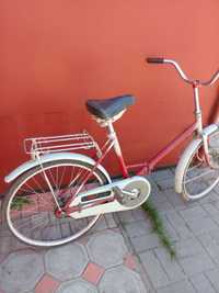 Велосипед, червоний велосипед, жіночий велосипед