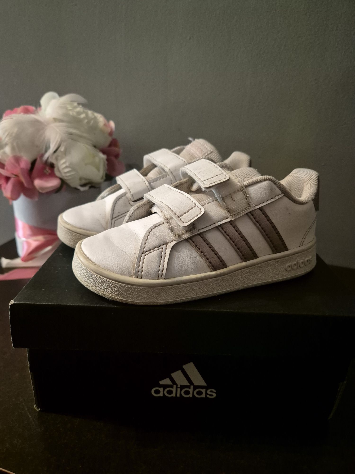 Adidasy dziewczęce 26
