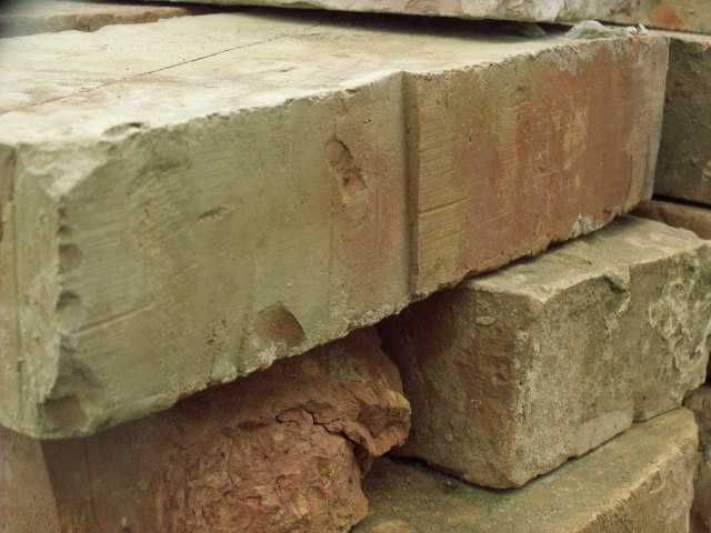 Sprzedam starą cegłę z rozbiórki carska 25 12 6,5 cm oliwkowa żółta