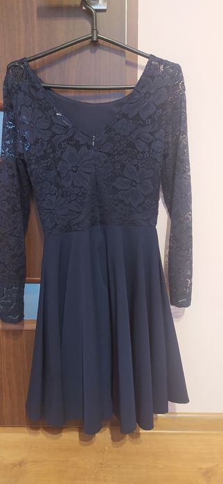 Granatowa sukienka