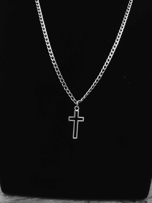 Stylowy łańcuszek pancerka z krzyżykiem 2×1 cm – stal 55 cm męski