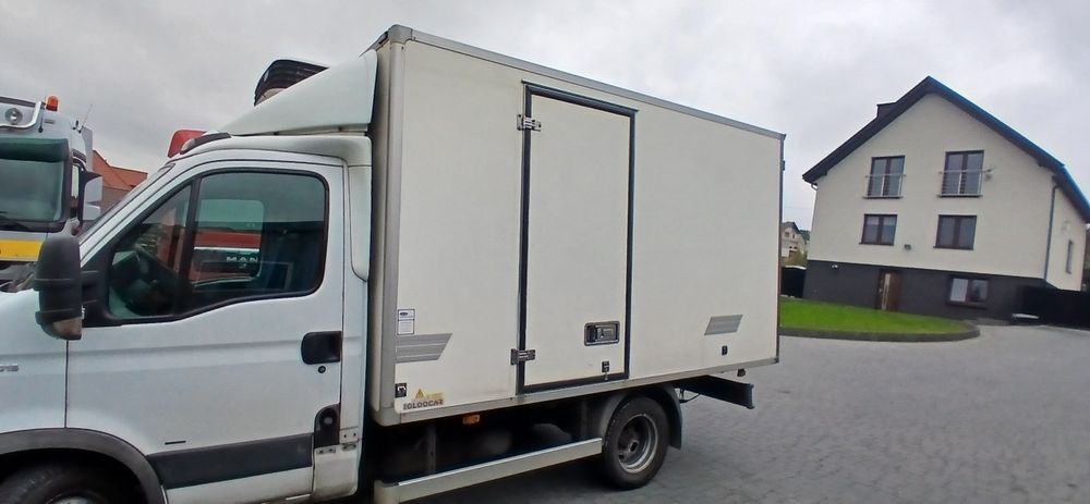 Kontener chłodnia z agregatem chłodniczym  carrier xarios 200
