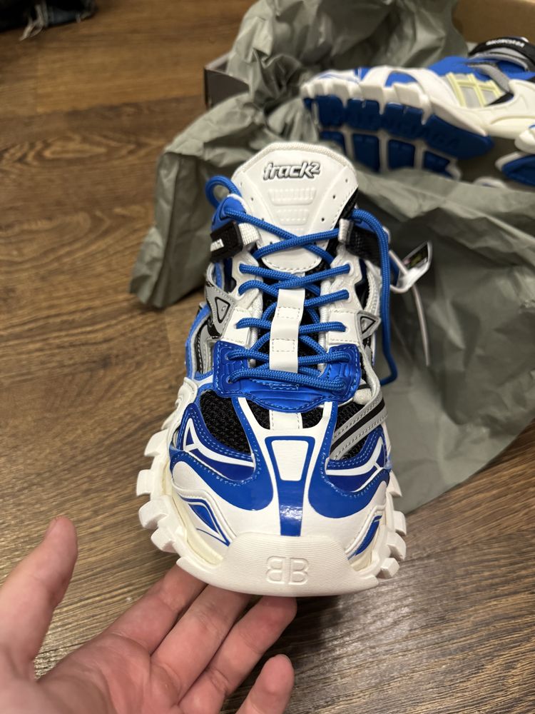 Нові Balenciaga Track 2