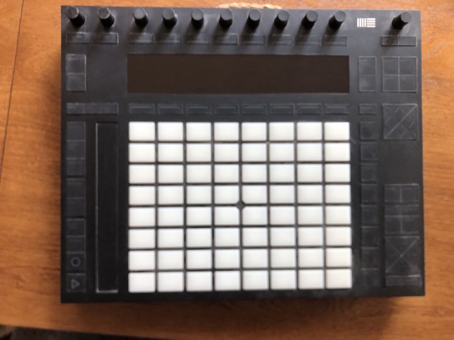 Ableton PUSH 2 MIDI controller sampler drum midi machine
