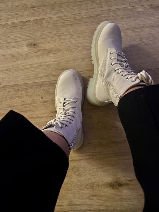 Botas Bege Confortáveis