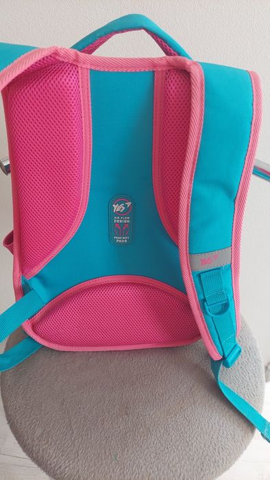 Рюкзак школьный для девочки yes в отличном состоянии