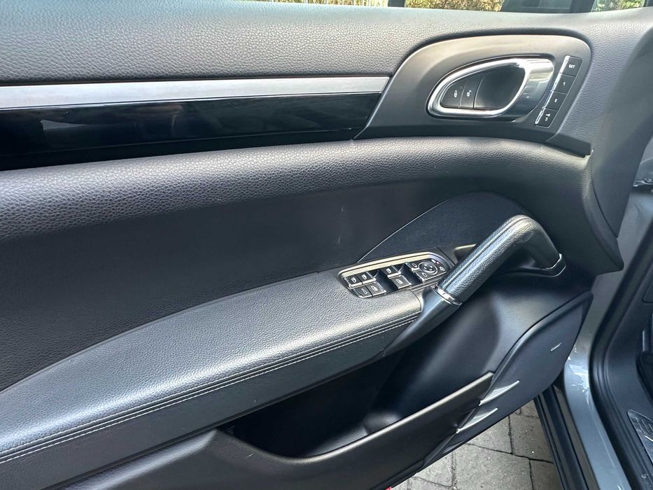 Porsche Cayenne 3.0TDI Platinum
