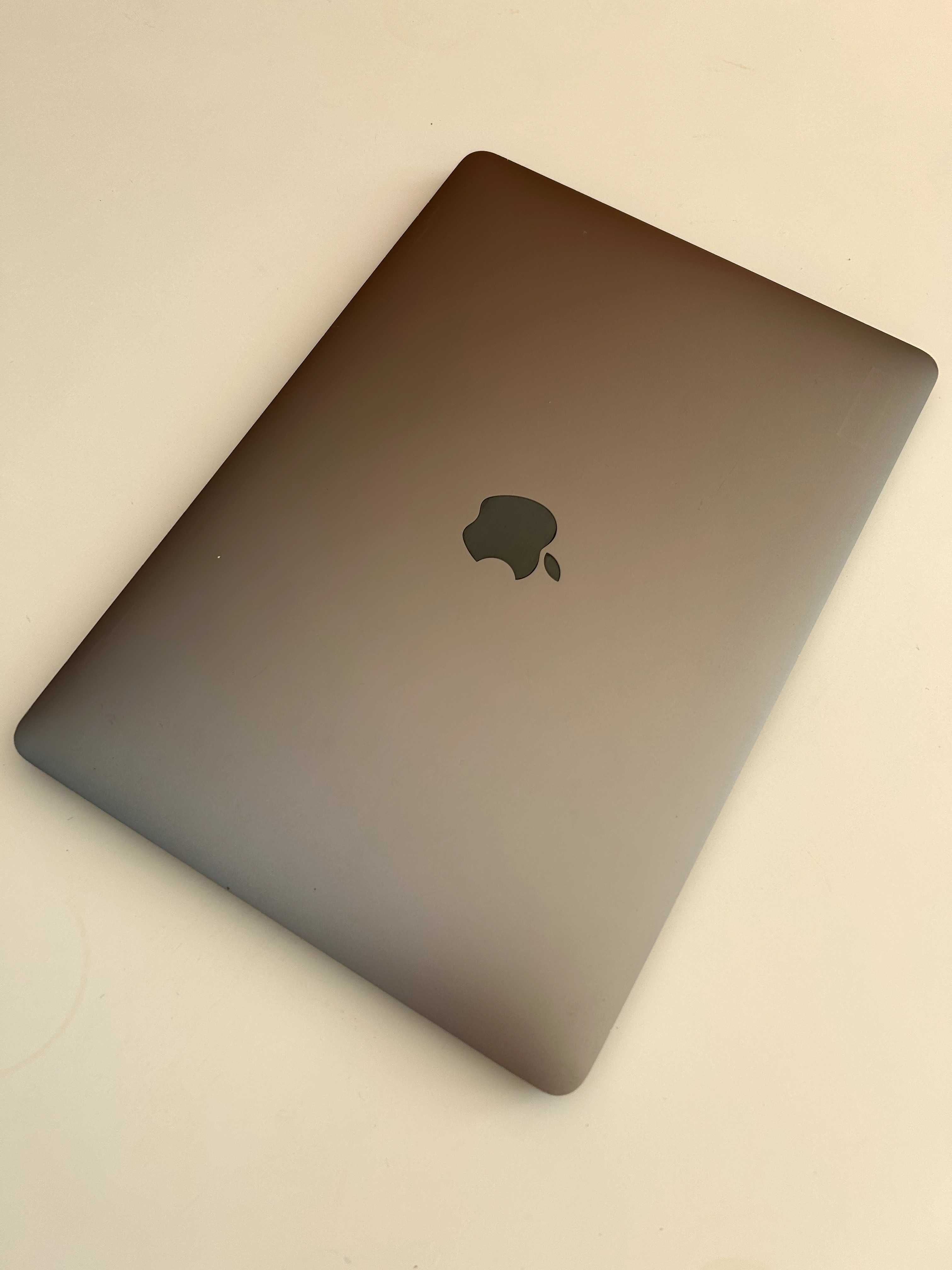 MacBook Pro 2017 (13-inch,Intel Core i5,8 GB RAM,512)
