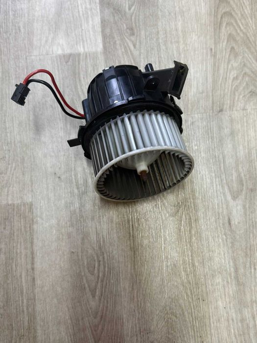 Мотор вентилятора печки пічки отопителя салона Audi Q5 A4 кю 2012-2017