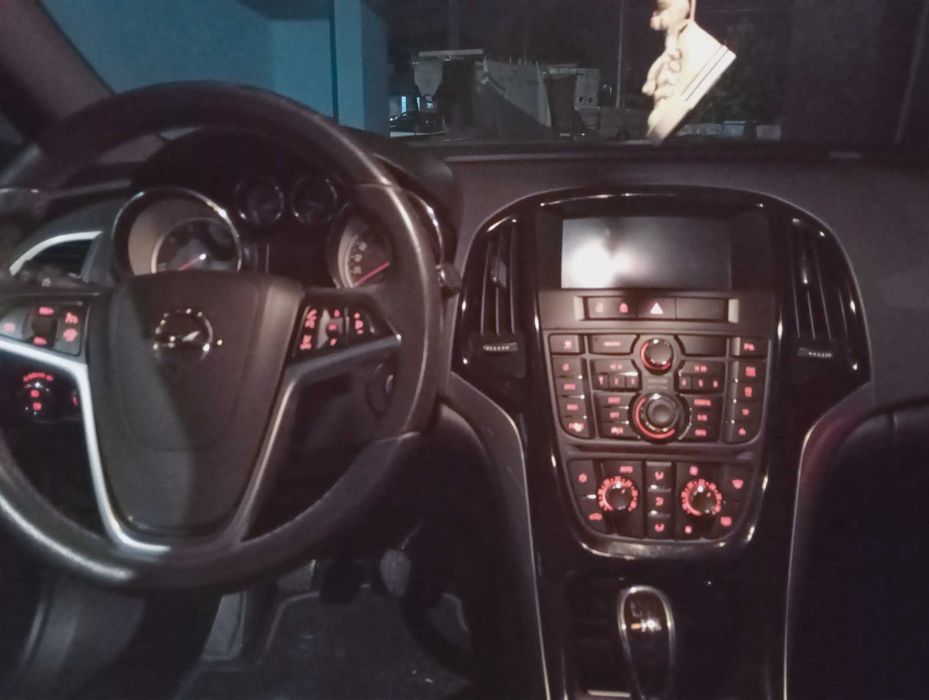 Opel Astra J em excelente estado.