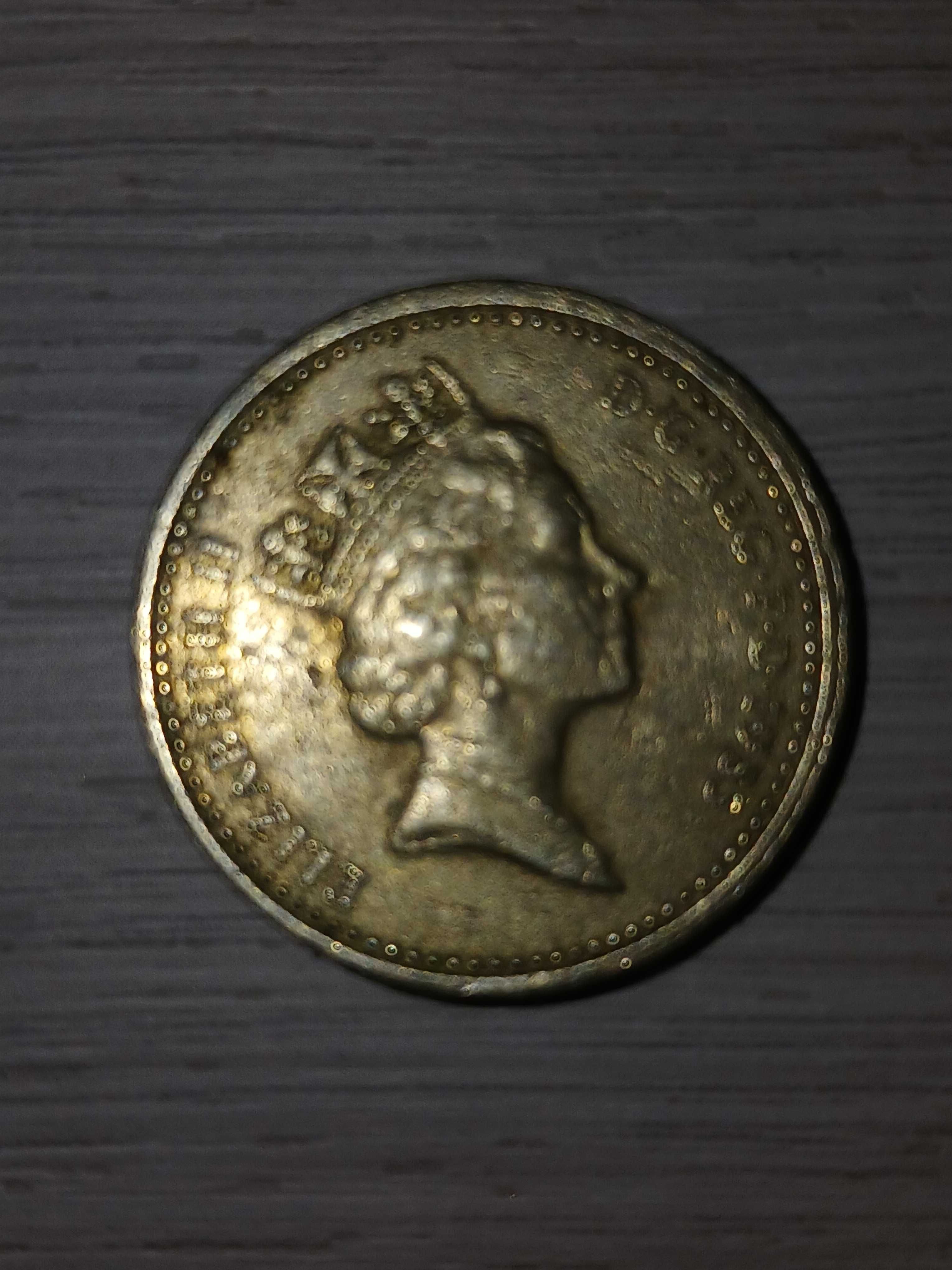 Монета 1 фунт Єлизавети ІІ 1985 року