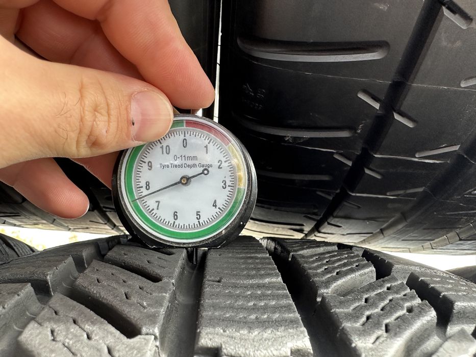 Шини б/у 235/60/18 R18 Continental