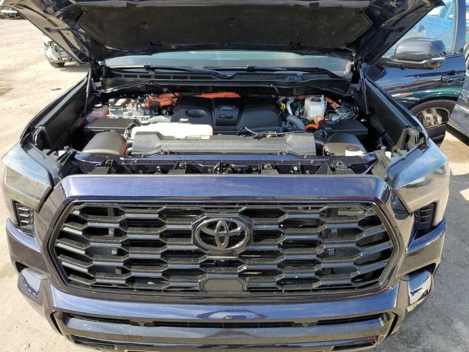 2025 Toyota Sequoia SR5 можно з ПДВ