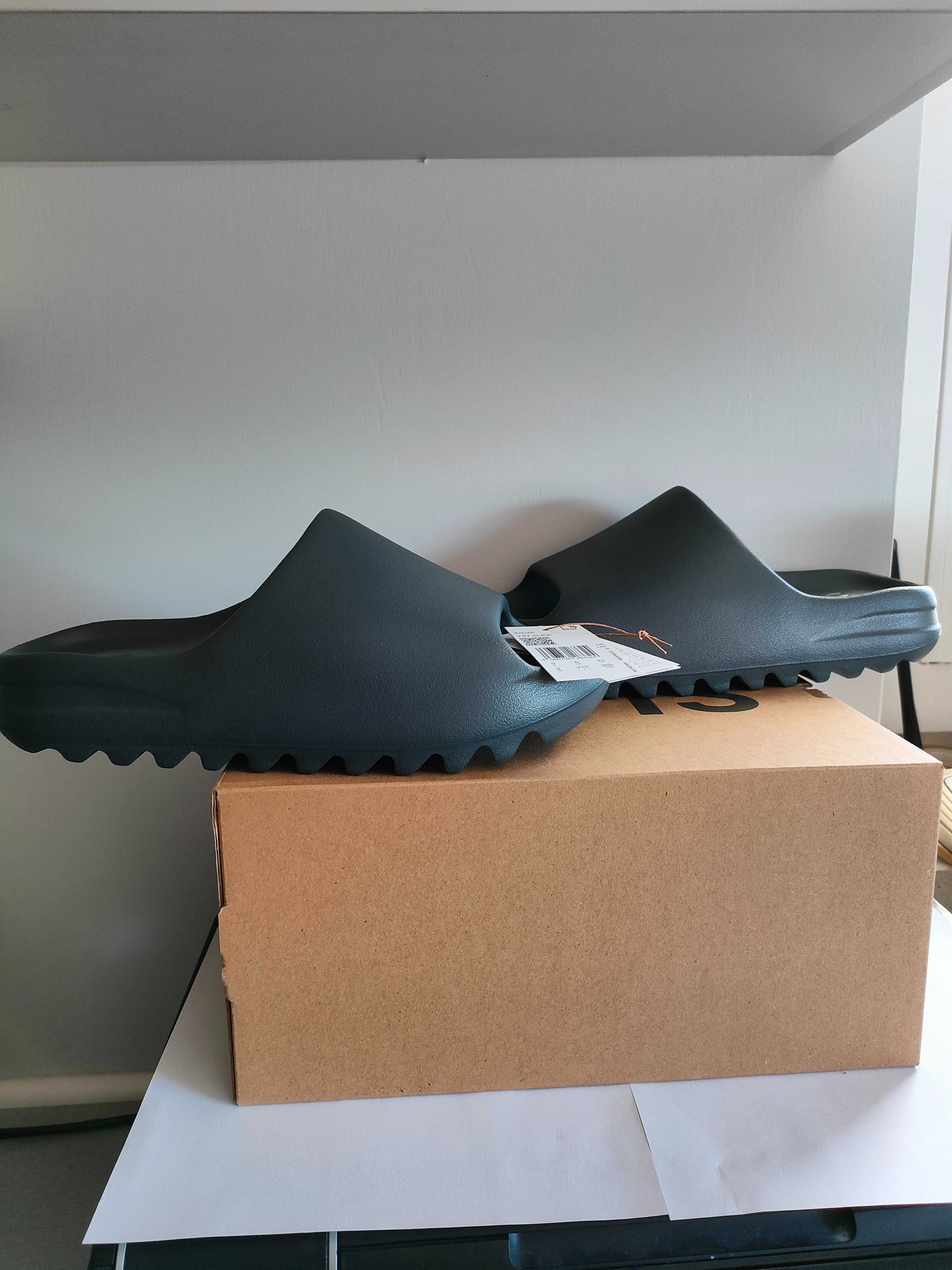 Klapki Yeezy Slide Slate Grey 43 ID2350