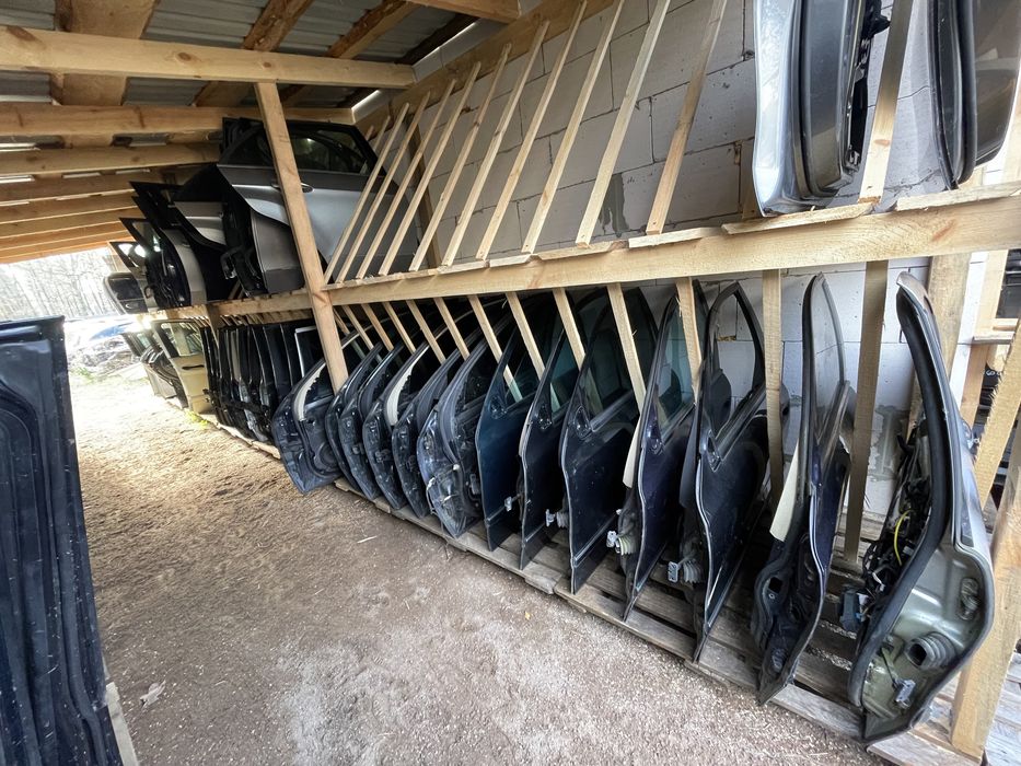 Двері праві ліві W203 W211 W163 W209 дверь передня задня