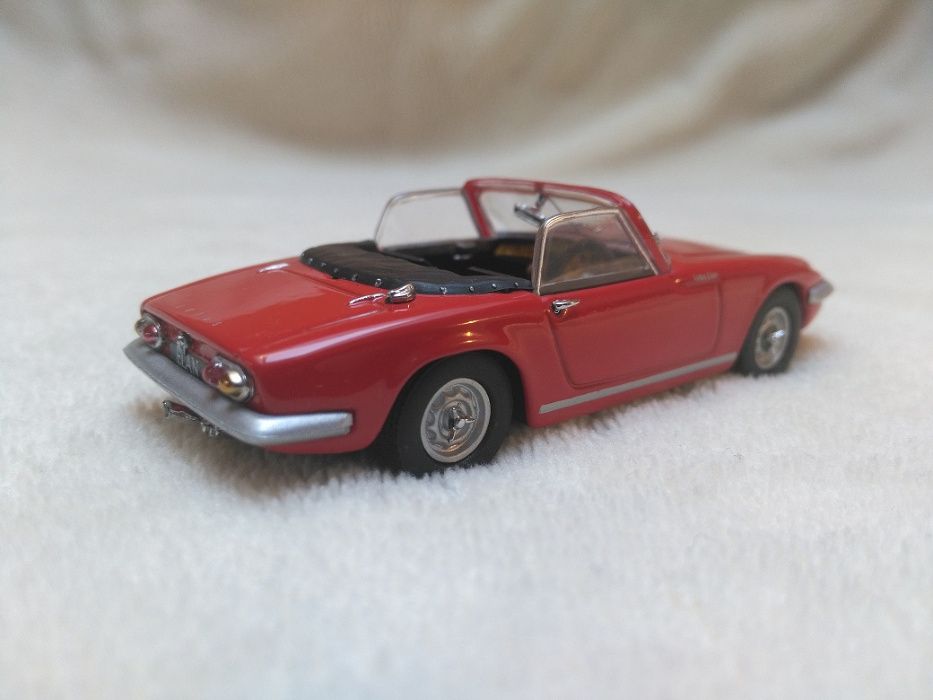 Lotus Elan 1/43 Lledo Vanguards Gold