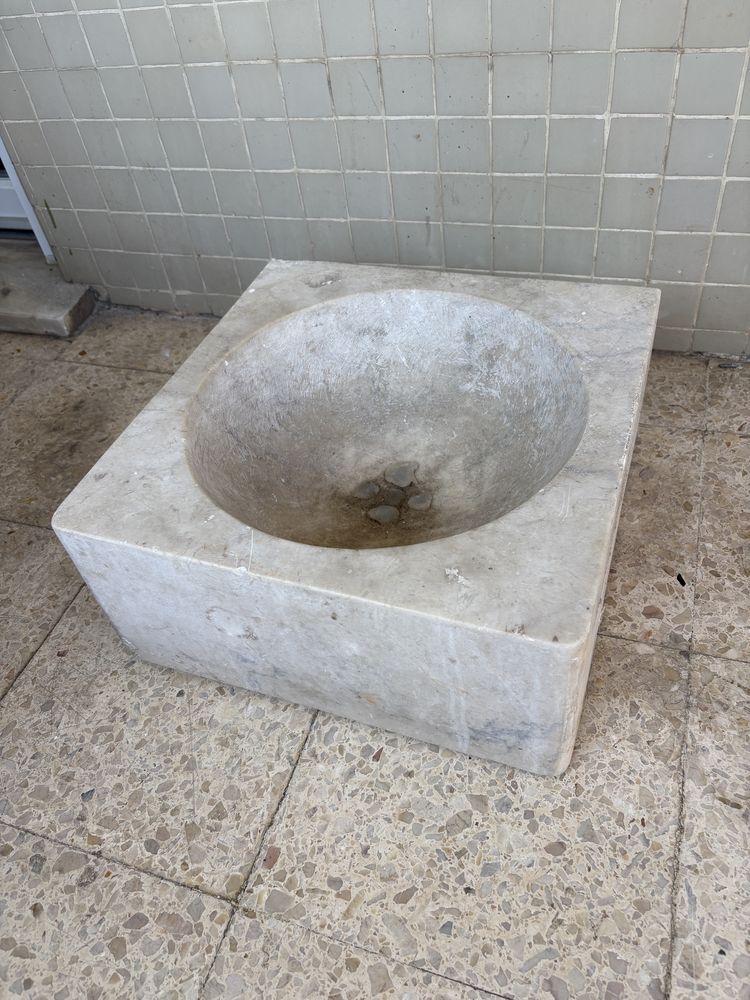 Pia de Pedra Antiga