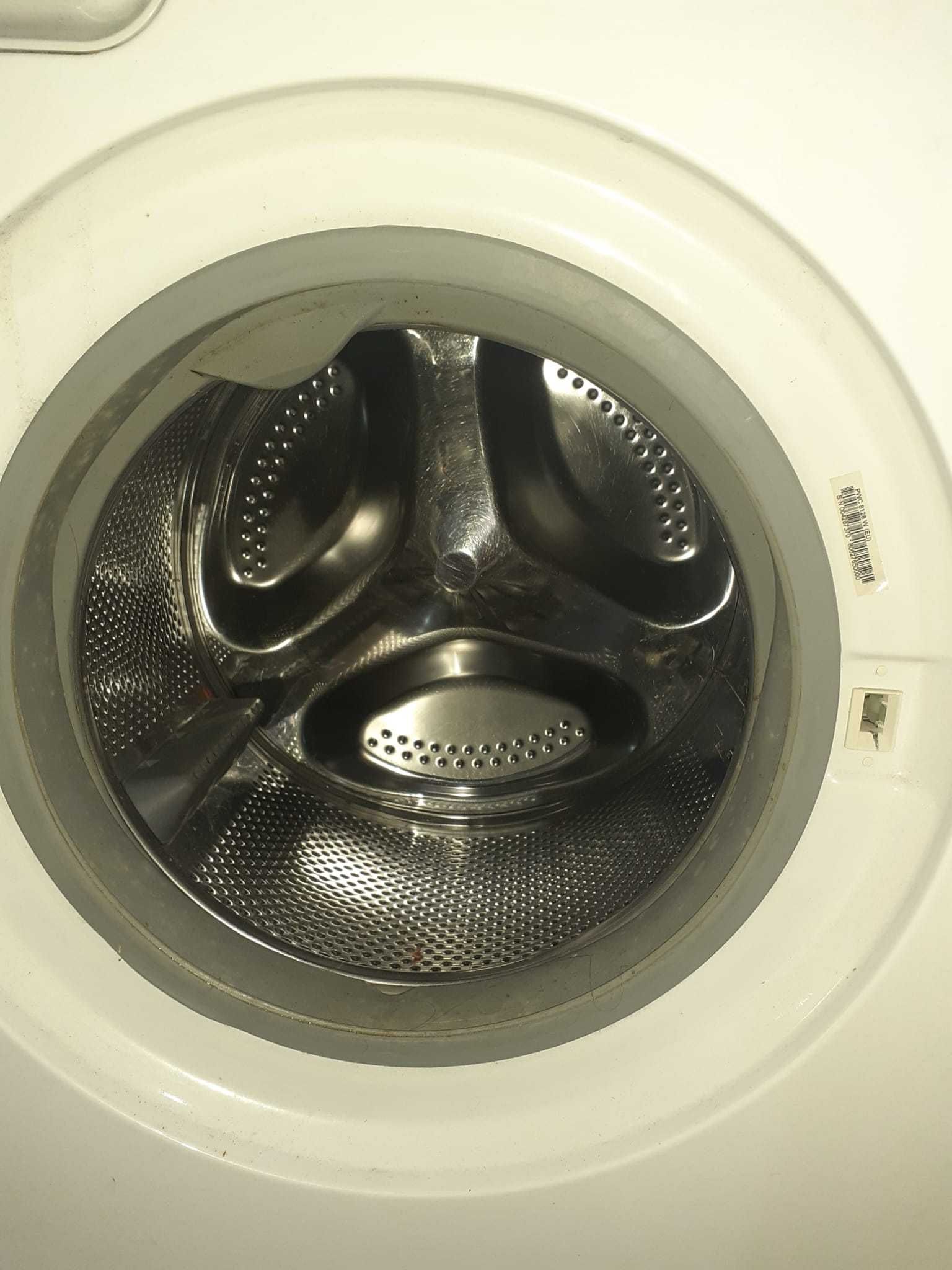 Indesit PWC 8128 W Máquina de lavar roupa