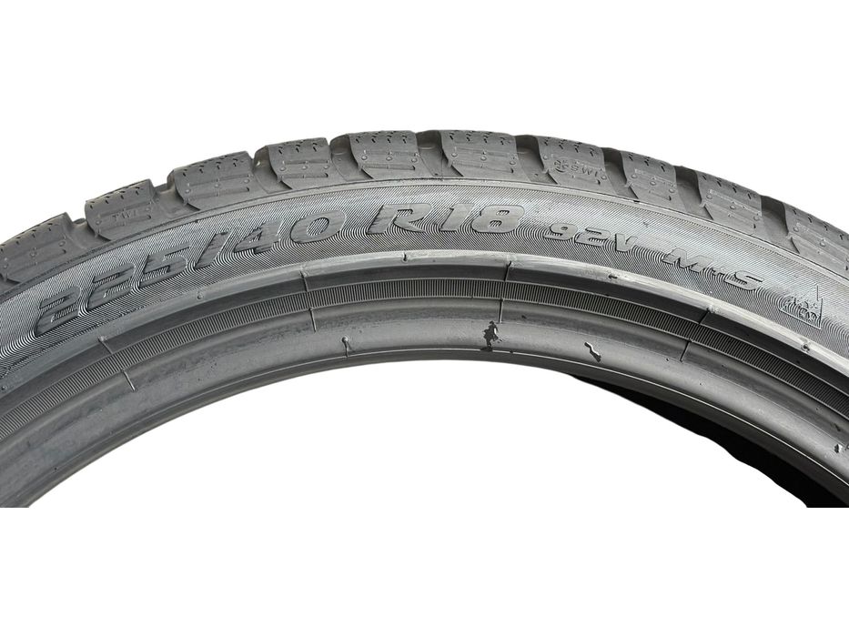 225/40/18 PIRELLI Sottozero 3 92V XL