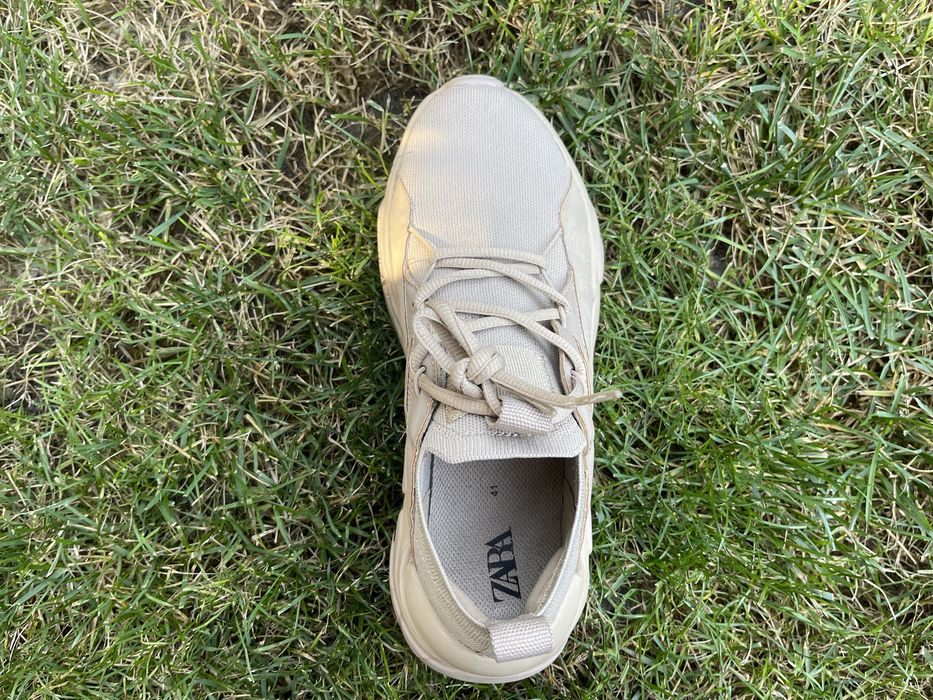 Чоловічі кросівки ZARA