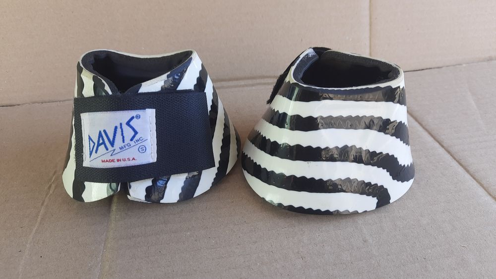 Кобури, накладки на копита коня , Davis,  розмір S, made in USA