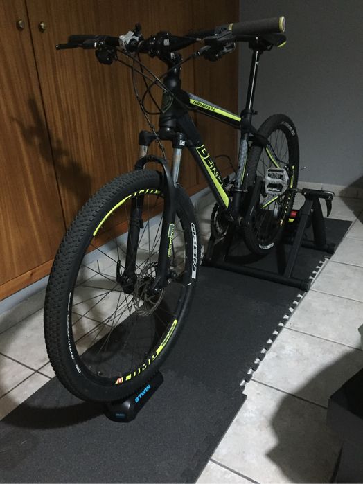 Bicicleta com rolo fixo usado