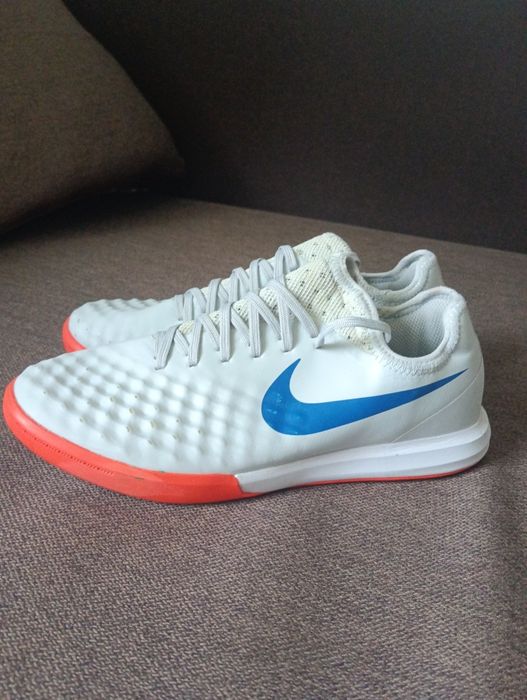 Футзалки nike magistax