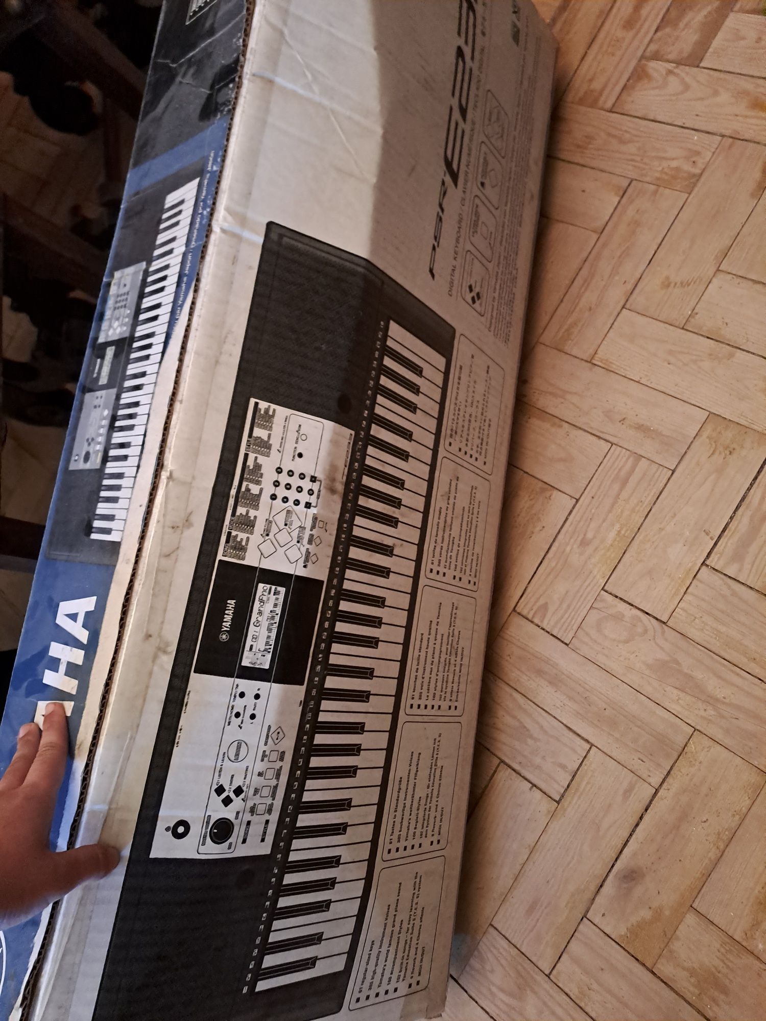 Teclado yamaha psr-E233