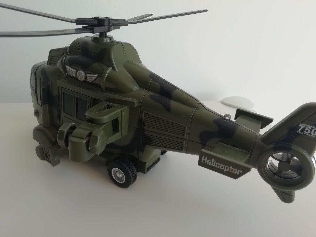 Военный вертолет Wenyi Army 1:20 инерционный