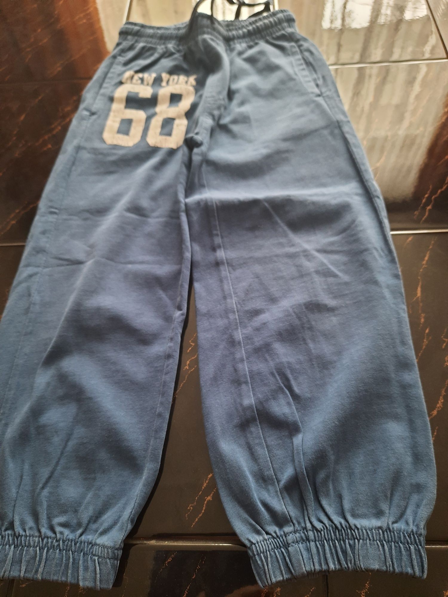 Spodnie chłopięce r 98/104 dresowe (wymiar