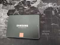 Samsung SSD 840 pro 256 gb.