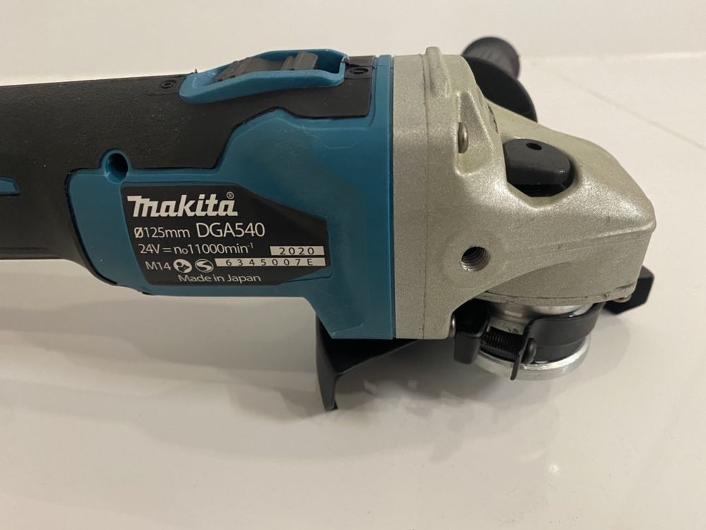 Аккумуляторная болгарка Makita DGA 540 асинхронный двигатель brushless