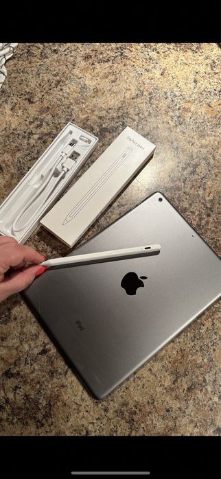 Tablet iPad Apple Retina 10” + NOWY RYSIK + nowe etui - caly zestaw