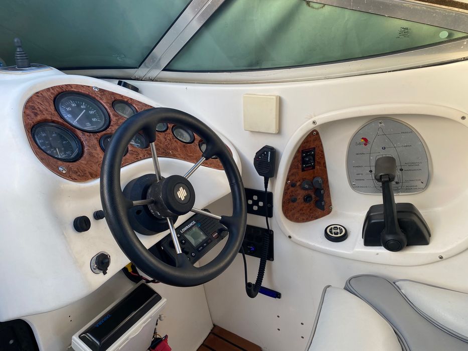 Oportunidade! Lancha Lema Gold 2 revisada! Pronta a navegar