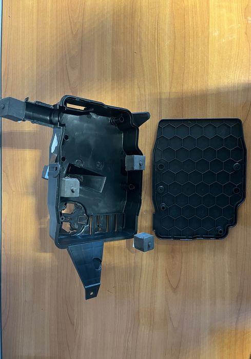 Obudowa Osłona Skrzynka komput/sterownika silnika Ford Focus mk3 CMax